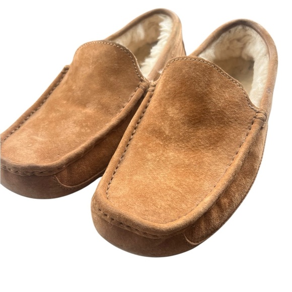 UGG Ascot Slipper (Men) Size 9, Used - Picture 3 of 8